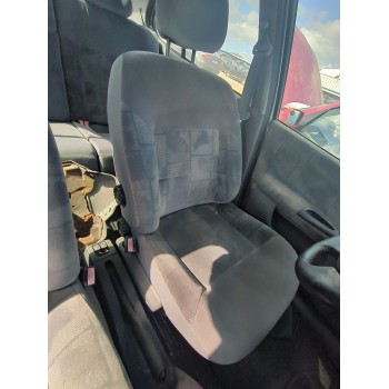 ASIENTO DELANTERO IZQUIERDO 