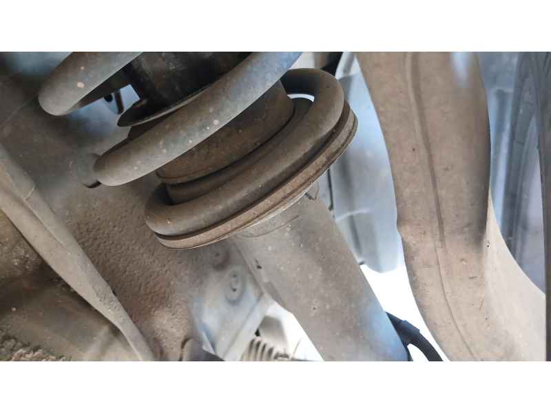 Recambio de amortiguador delantero derecho para lexus is ii (_e2_) 220d (ale20) referencia OEM IAM   