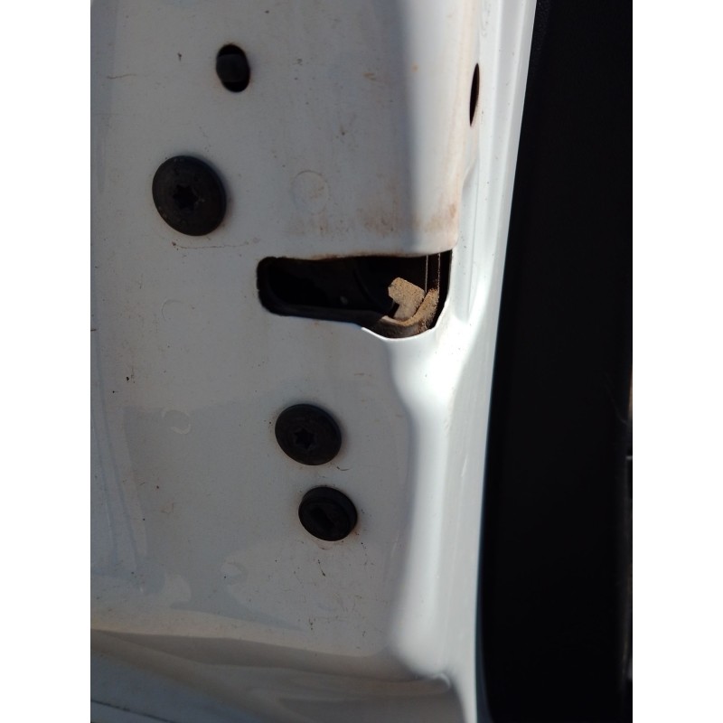 Recambio de cerradura puerta trasera izquierda para peugeot 208 i (ca_, cc_) 1.4 hdi referencia OEM IAM   