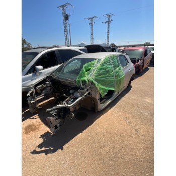 toyota auris (_e15_) del año 2008