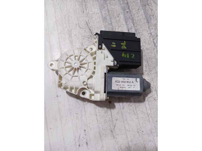 Recambio de motor elevalunas delantero izquierdo para seat ibiza iii (6l1) 1.9 sdi referencia OEM IAM 6Q2959802A  