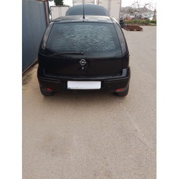 opel corsa c (x01) del año 2004