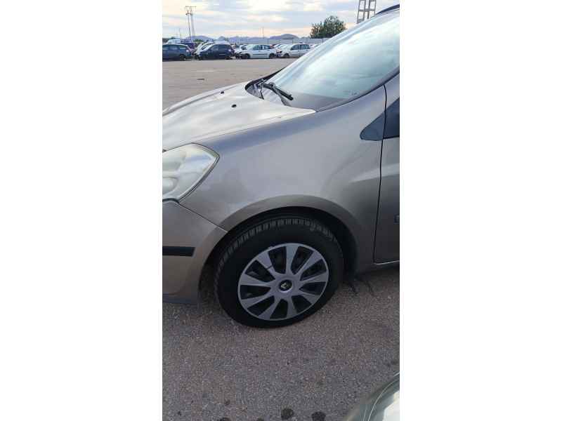 Recambio de aleta delantera izquierda para renault clio iii grandtour (kr0/1_) 1.5 dci referencia OEM IAM   