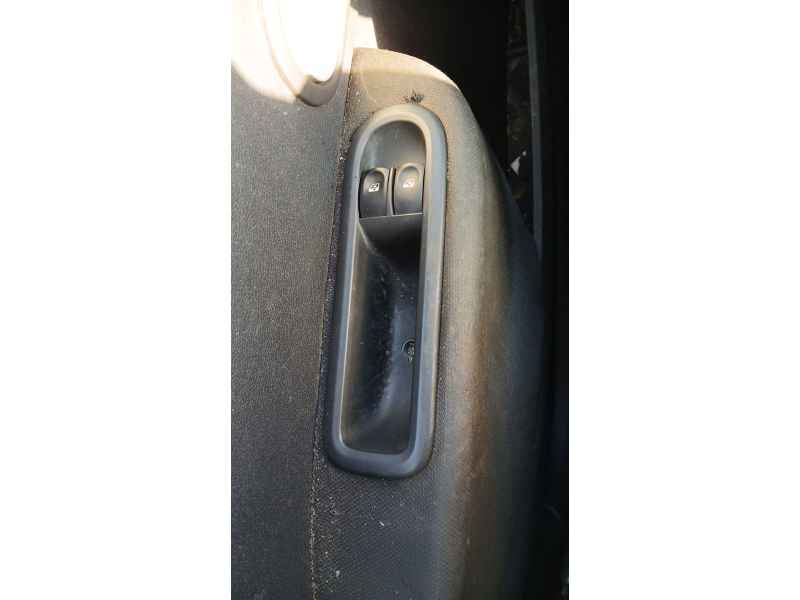 Recambio de mando elevalunas delantero izquierdo para renault clio iii grandtour (kr0/1_) 1.5 dci referencia OEM IAM   