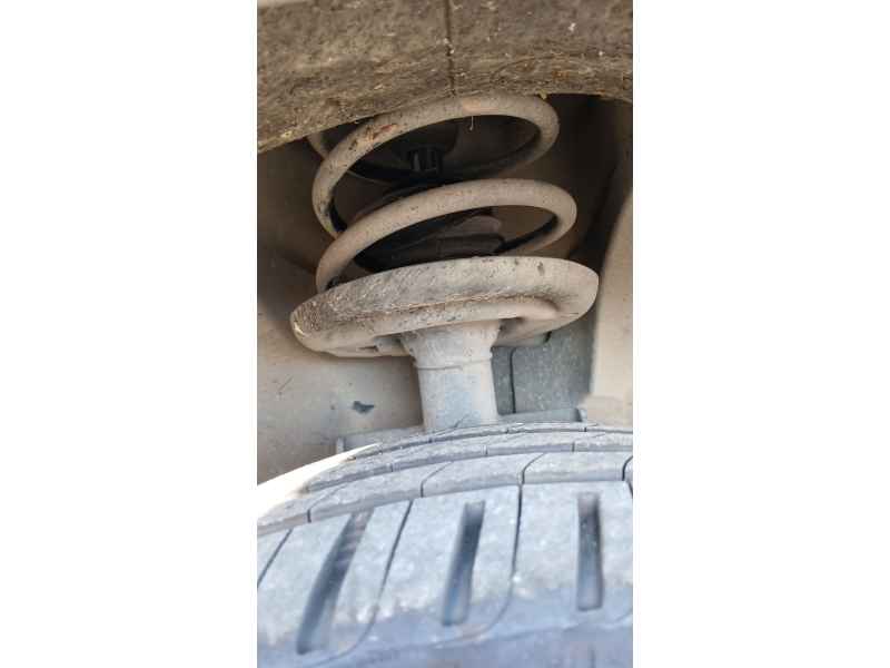 Recambio de amortiguador delantero derecho para renault clio iii grandtour (kr0/1_) 1.5 dci referencia OEM IAM   