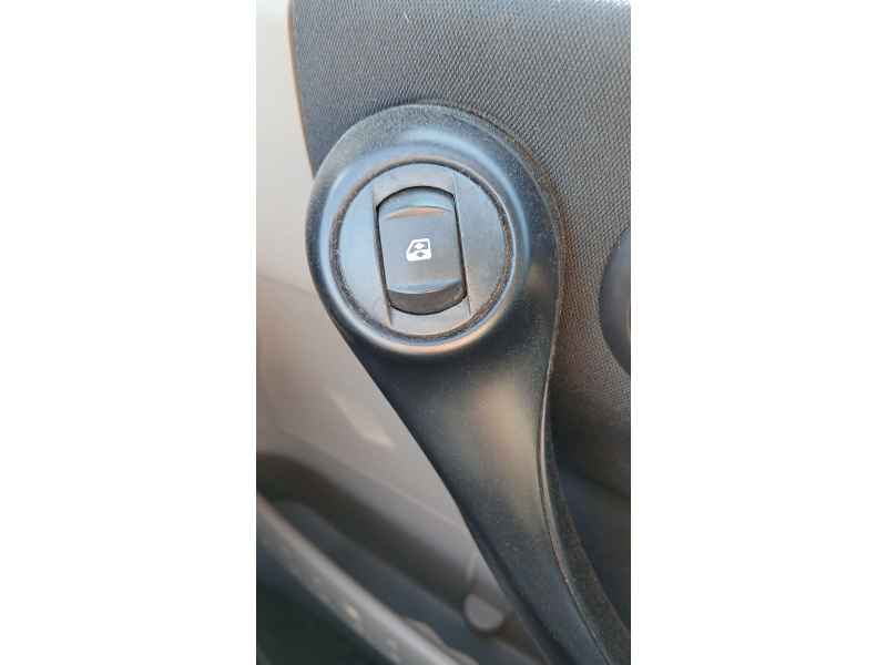Recambio de mando elevalunas delantero derecho para renault megane ii (bm0/1_, cm0/1_) 1.9 dci referencia OEM IAM   