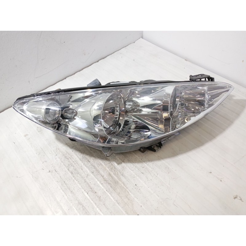 Recambio de faro derecho para peugeot 308 cc (4b_) 1.6 hdi referencia OEM IAM TYC20-B497  