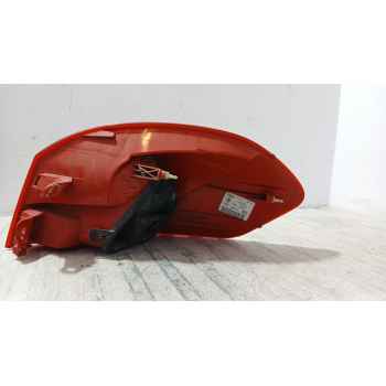 Recambio de piloto trasero izquierdo para renault clio iii grandtour (kr0/1_) 1.5 dci referencia OEM IAM 8200586843  