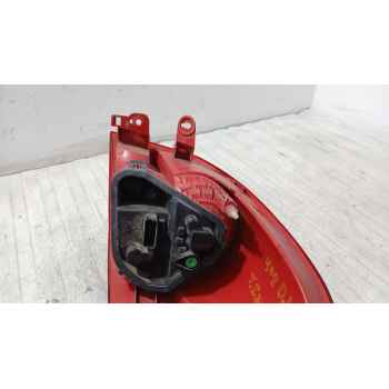 Recambio de piloto trasero izquierdo para renault clio iii grandtour (kr0/1_) 1.5 dci referencia OEM IAM 8200586843  
