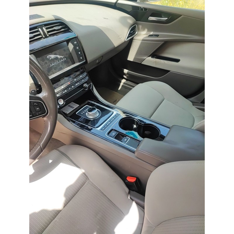 Recambio de consola central para jaguar xe (x760) 2.0 d referencia OEM IAM   