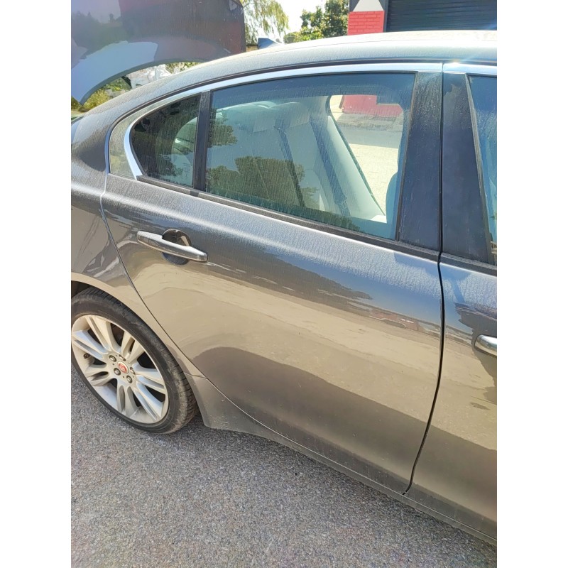 Recambio de puerta trasera derecha para jaguar xe (x760) 2.0 d referencia OEM IAM   