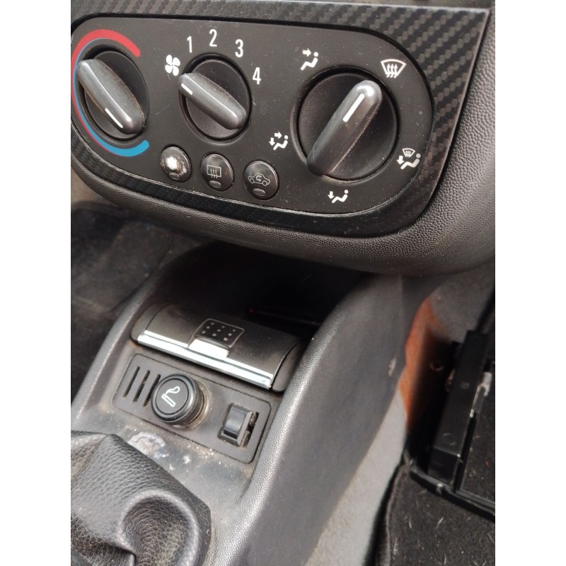 Recambio de mando climatizador para opel corsa c (x01) 1.2 (f08, f68) referencia OEM IAM   