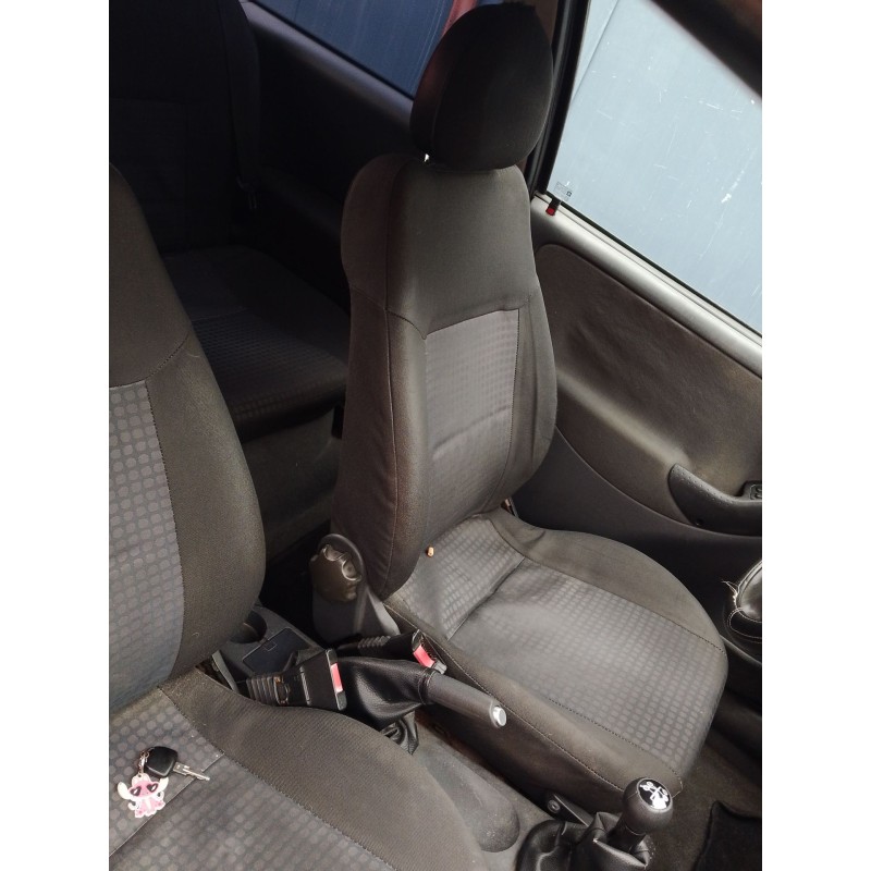 Recambio de asiento delantero izquierdo para opel corsa c (x01) 1.2 (f08, f68) referencia OEM IAM   