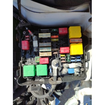 CAJA RELES / FUSIBLES 66652x L2 d5 