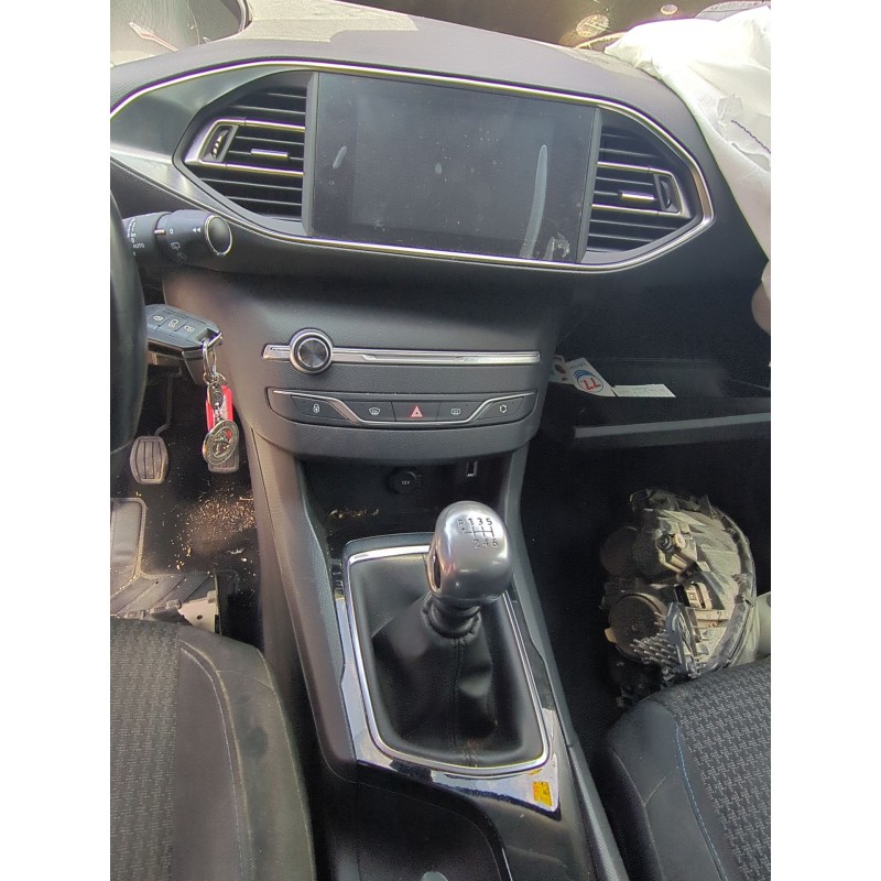Recambio de consola central para peugeot 308 ii (lb_, lp_, lw_, lh_, l3_) 1.5 bluehdi 130 referencia OEM IAM   