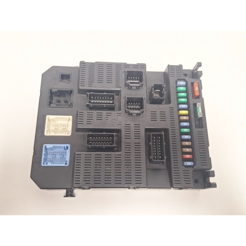 Recambio de caja reles / fusibles para citroën c4 i sedán 1.6 hdi referencia OEM IAM 9663576480  