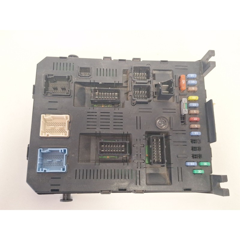 Recambio de caja reles / fusibles para peugeot 307 break (3e) 1.6 hdi 110 referencia OEM IAM 9660105780  