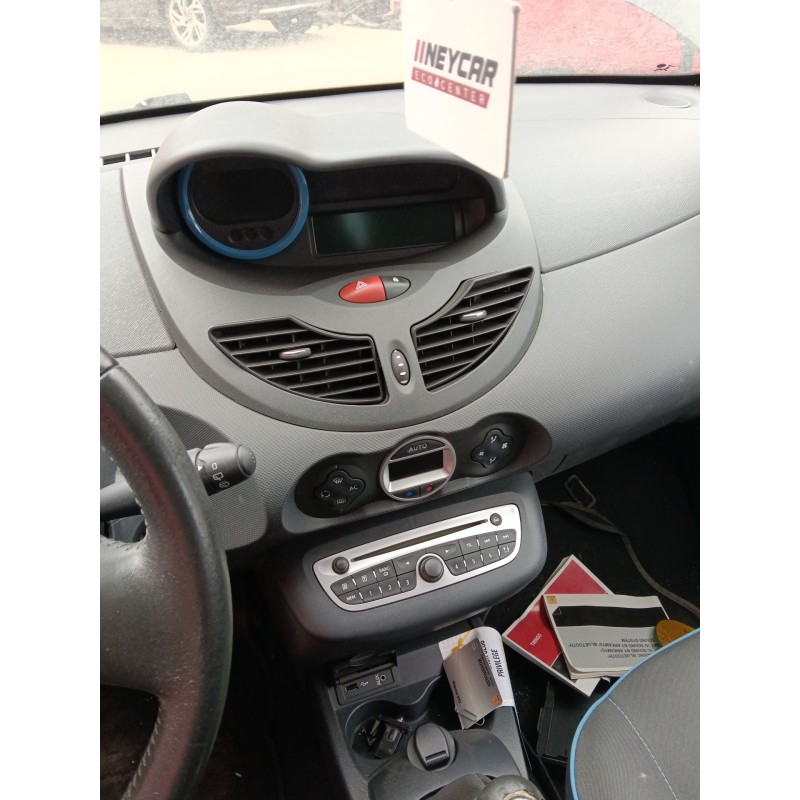 Recambio de consola central para renault twingo ii (cn0_) 1.2 16v referencia OEM IAM   