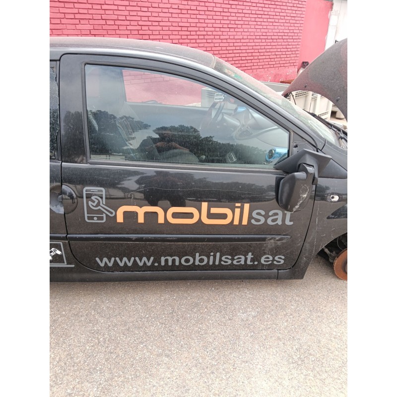 Recambio de puerta delantera derecha para renault twingo ii (cn0_) 1.2 16v referencia OEM IAM   