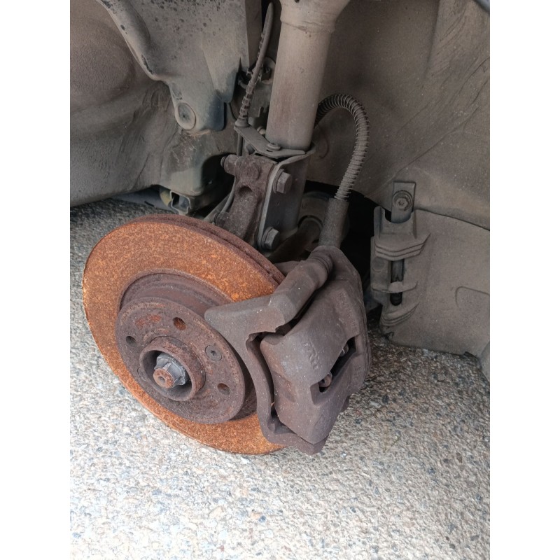 Recambio de mangueta delantera derecha para renault twingo ii (cn0_) 1.2 16v referencia OEM IAM   