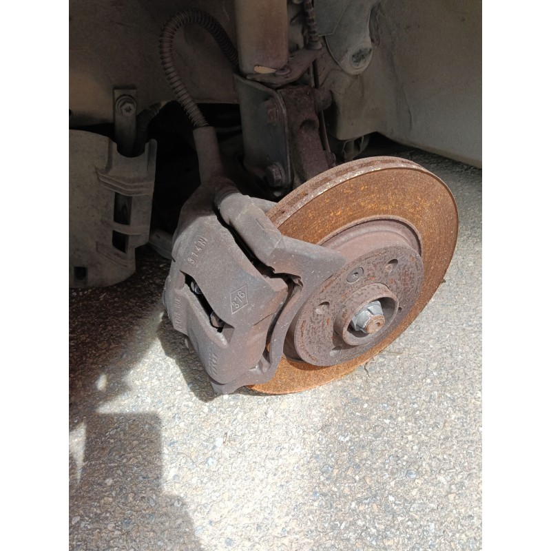 Recambio de mangueta delantera izquierda para renault twingo ii (cn0_) 1.2 16v referencia OEM IAM   