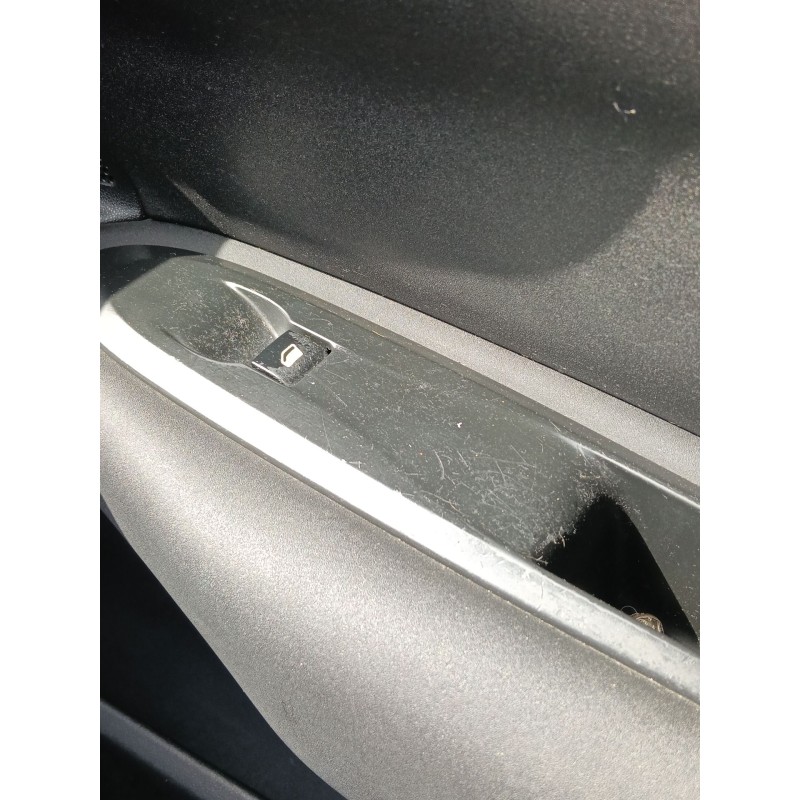 Recambio de mando elevalunas delantero derecho para citroën c4 ii (nc_) 1.6 vti 120 referencia OEM IAM   