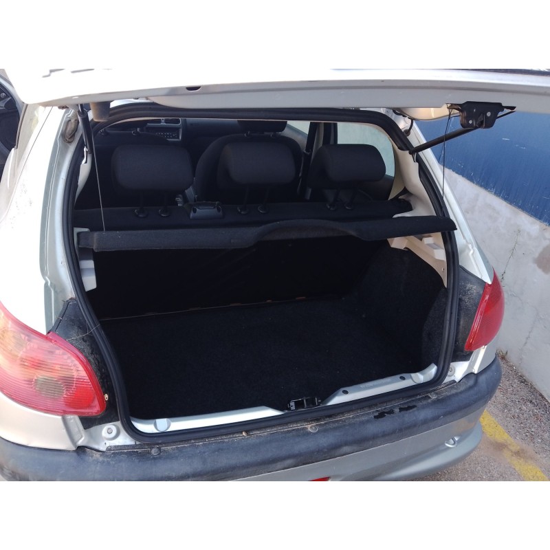 Recambio de porton trasero para peugeot 206 hatchback (2a/c) 1.4 i referencia OEM IAM   