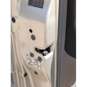 CERRADURA PUERTA DELANTERA IZQUIERDA 