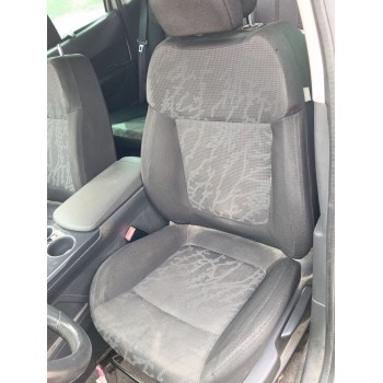 ASIENTO DELANTERO IZQUIERDO 