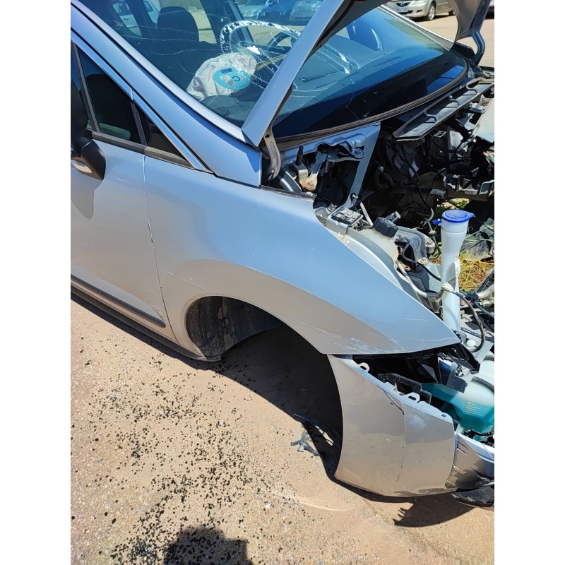 Recambio de aleta delantera derecha para peugeot 3008 i monospace (0u_) 1.6 vti referencia OEM IAM   