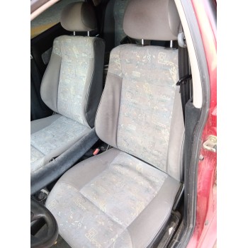 ASIENTO DELANTERO IZQUIERDO 