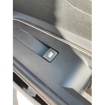 MANDO ELEVALUNAS DELANTERO DERECHO 