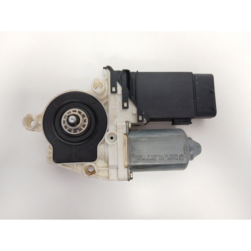 Recambio de motor elevalunas delantero derecho para seat leon (1m1) 1.9 tdi syncro referencia OEM IAM 9776101436202  