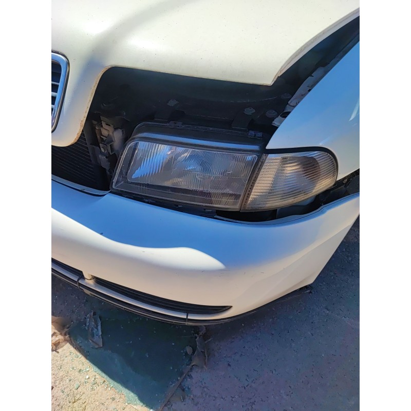 Recambio de faro izquierdo para audi a4 b5 (8d2) 2.5 tdi referencia OEM IAM   