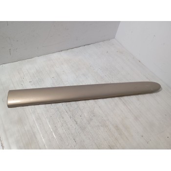 Recambio de moldura exterior puerta delantera derecha para citroën xsara picasso (n68) 1.6 hdi referencia OEM IAM 9631470977  