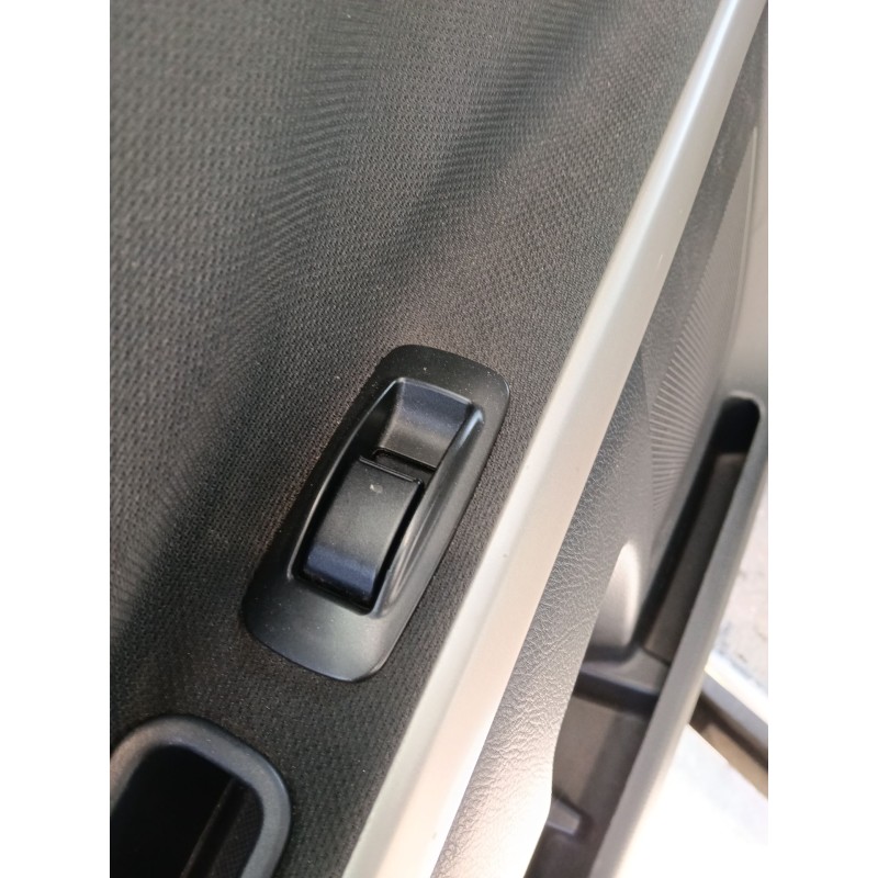 Recambio de mando elevalunas trasero derecho para toyota corolla verso (zer_, zze12_, r1_) 2.2 d-4d (aur10_) referencia OEM IAM 