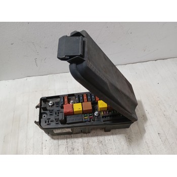 Recambio de caja reles / fusibles para opel vectra c (z02) 2.2 dti 16v (f69) referencia OEM IAM 13112918  