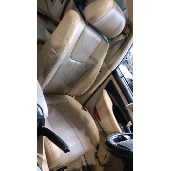 ASIENTO DELANTERO IZQUIERDO 