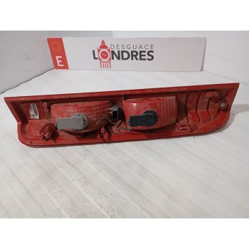 Recambio de piloto trasero izquierdo para renault trafic ii autobús (jl) 2.0 (jl0a) referencia OEM IAM 8200415250  