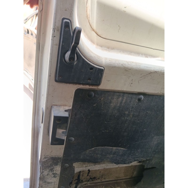 Recambio de cerradura puerta trasera derecha para peugeot boxer furgoneta 2.2 hdi 100 referencia OEM IAM   